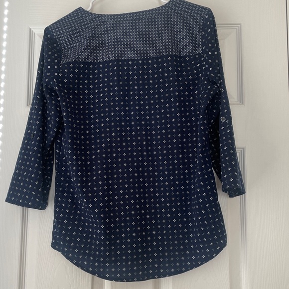 Croft&Barrow Flower Print Blue and White Blouse with 3/4 Sleeves - Picture 3 of 7